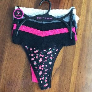 Sold - Betsy Johnson 5 Pack Mixed Fabric Panties - X-Large